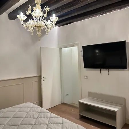 Canal View Boutique Apartment-2
